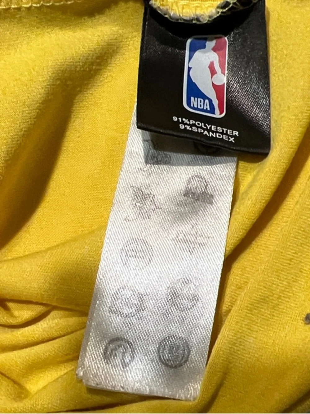 NBA Los Angeles Lakers Yellow Men's Short-Sleeve Tee SZ Small